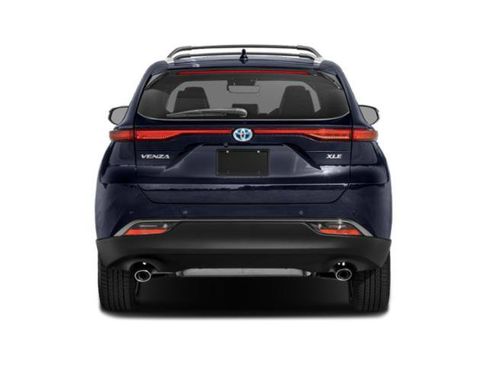 Used 2024 Toyota Venza XLE image 8