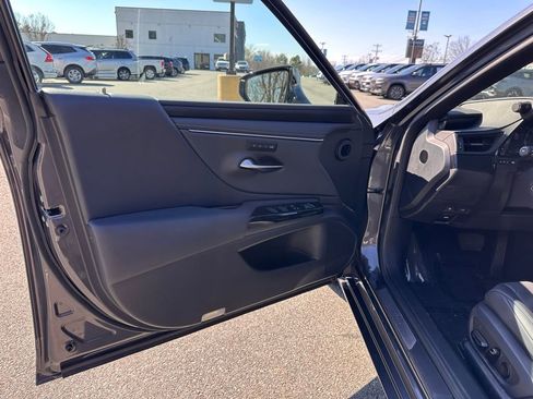 Used 2023 Lexus ES 250 w/ Premium Package image 15