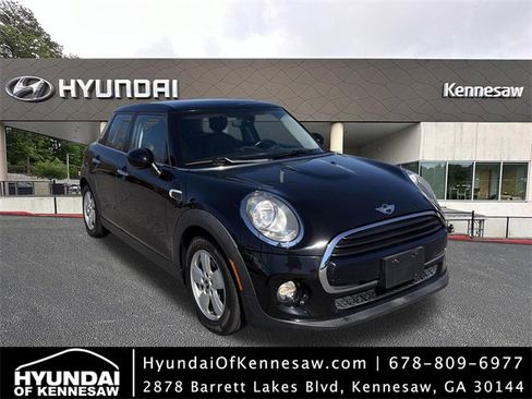 Used 2017 MINI Cooper 4-Door Hardtop image 1