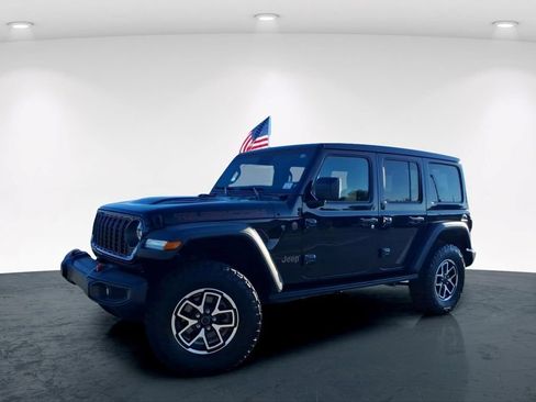 Used 2025 Jeep Wrangler Unlimited Rubicon w/ Convenience Group AWD/4WD image 2