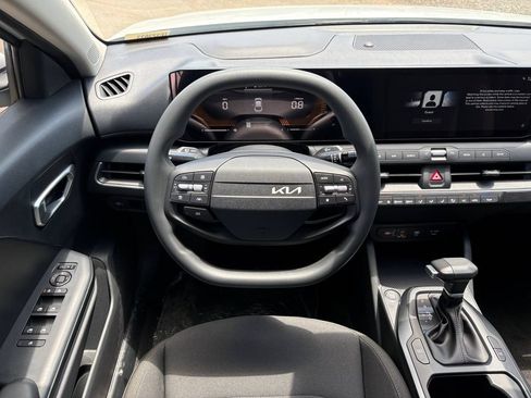 New 2026 Kia K4 FWD image 16