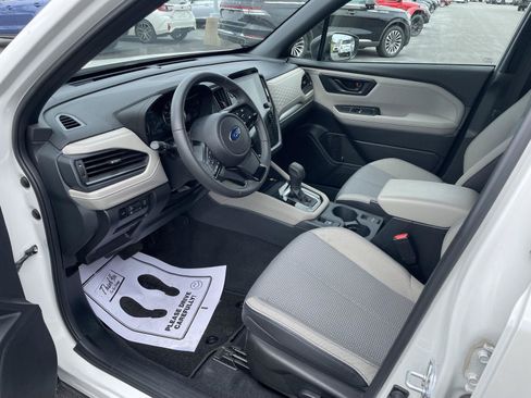 Used 2025 Subaru Forester Premium AWD/4WD image 9