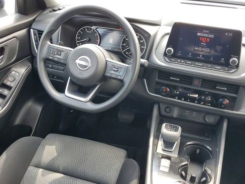 Used 2024 Nissan Rogue SV AWD/4WD image 14