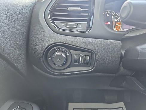 Used 2023 Jeep Renegade Altitude w/ Sun/Sound Group image 47