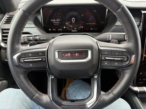 Used 2024 GMC Acadia AT4 w/ Luxury Package AWD/4WD image 12