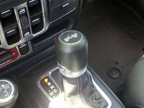 Used 2024 Jeep Wrangler Unlimited AWD/4WD image 14