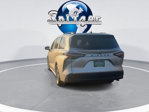Used 2024 Toyota Sienna XLE image 8