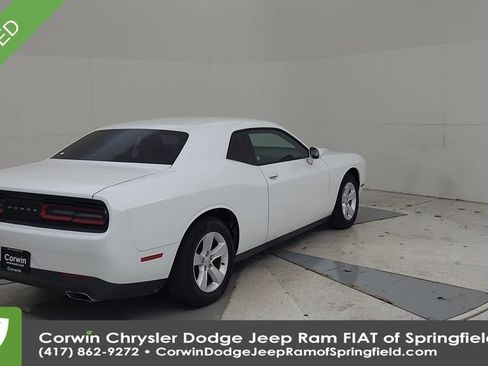 Used 2016 Dodge Challenger SXT image 14