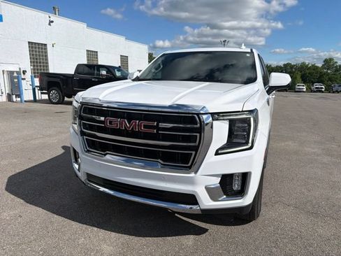 Used 2024 GMC Yukon SLT w/ SLT Luxury Package AWD/4WD image 4