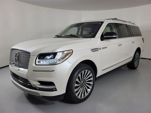 Used 2019 Lincoln Navigator L Reserve w/ Cargo Package image 2
