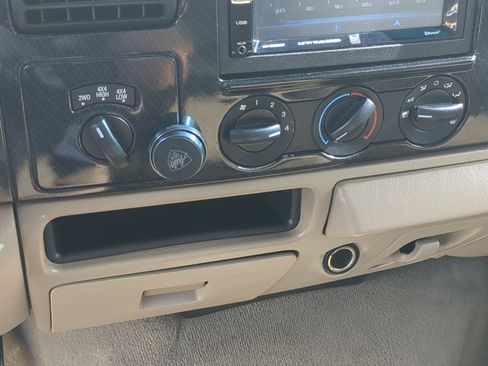 Used 2005 Ford F250 XLT AWD/4WD image 16
