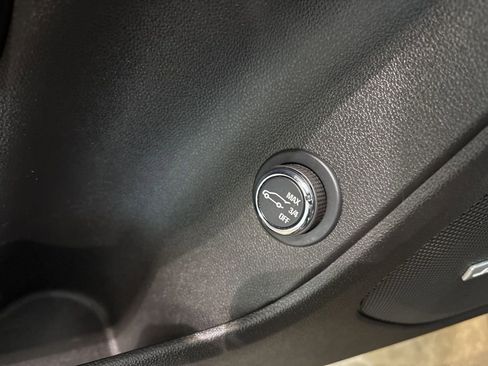 Certified 2023 Chevrolet Blazer RS w/ Driver Confidence II Package image 27