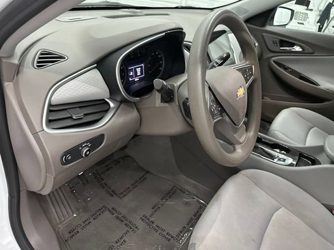 Used 2023 Chevrolet Malibu LS FWD image 14