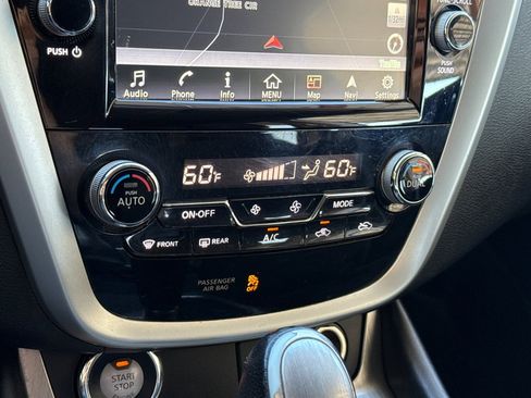 Used 2018 Nissan Murano SV image 27