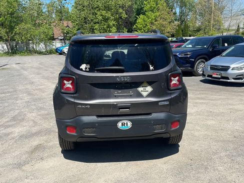 Used 2018 Jeep Renegade Latitude w/ Advanced Technology Group AWD/4WD image 6