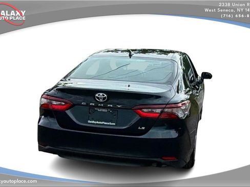 Used 2021 Toyota Camry LE FWD image 6