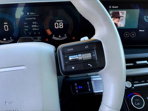 Used 2025 Hyundai Santa Fe SEL image 24