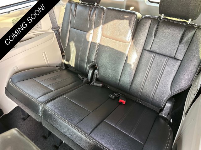 Used 2016 Chrysler Town & Country Touring-L FWD image 12