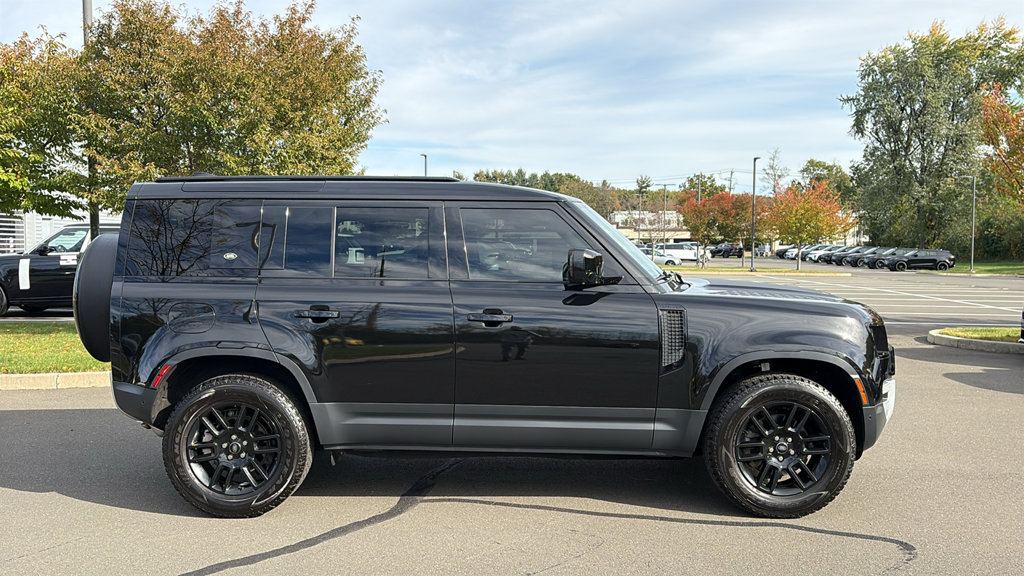 Certified 2024 Land Rover Defender 110 S AWD/4WD image 9