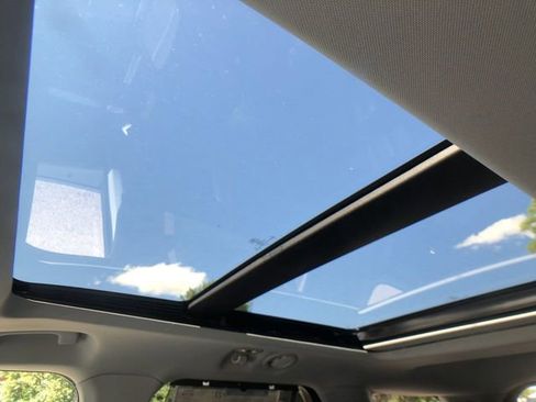 Used 2021 Ford Explorer Limited w/ Equipment Group 301A image 22