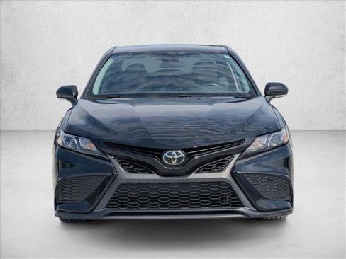 Used 2023 Toyota Camry SE FWD image 2