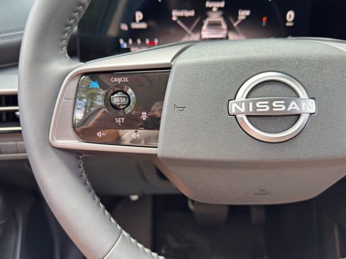 Used 2025 Nissan Murano SV AWD/4WD image 19