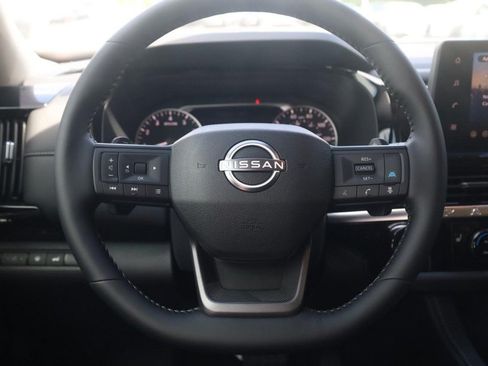 New 2026 Nissan Pathfinder SV w/ SV Premium Package AWD/4WD image 8