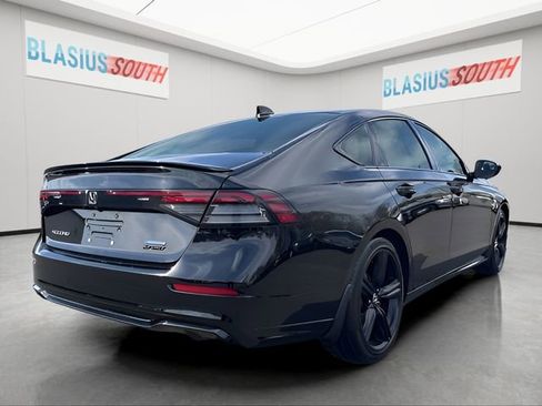 Used 2025 Honda Accord Sport image 3