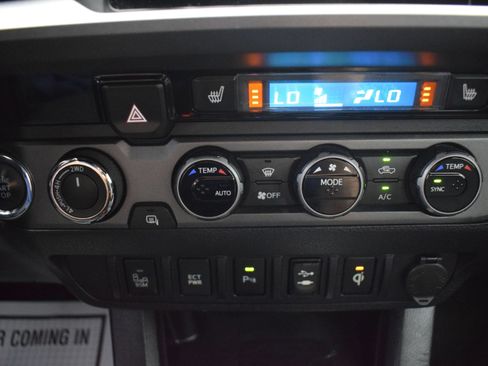 Used 2017 Toyota Tacoma TRD Pro AWD/4WD image 16