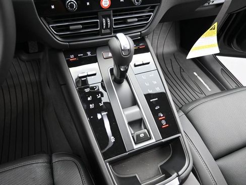 New 2025 Porsche Macan image 24
