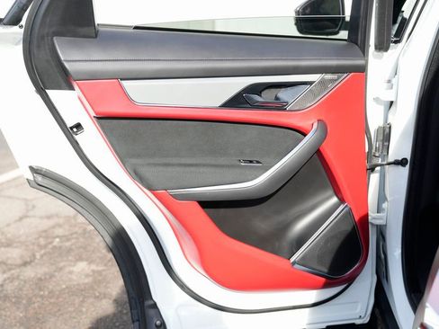 Used 2022 Jaguar F-PACE SVR image 30