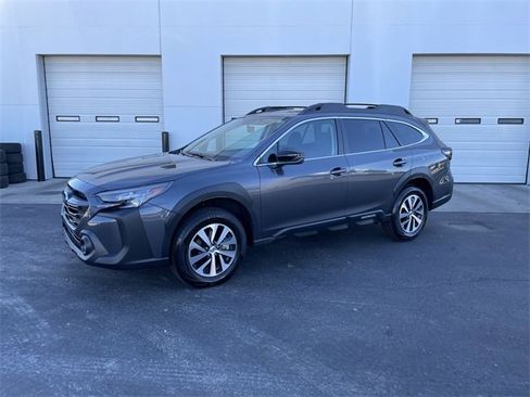 Certified 2025 Subaru Outback Premium image 2