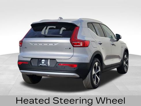 Certified 2025 Volvo XC40 B5 Core w/ Climate Package AWD/4WD image 8