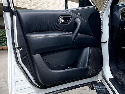Used 2023 Nissan Armada SL w/ Midnight Edition Package RWD image 15