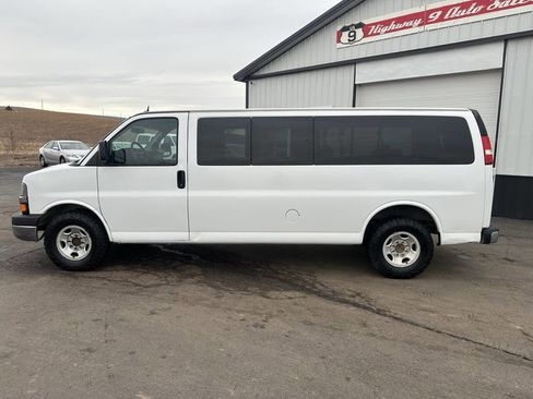 Used 2015 Chevrolet Express 3500 LT w/ LT Preferred Equipment Group image 2