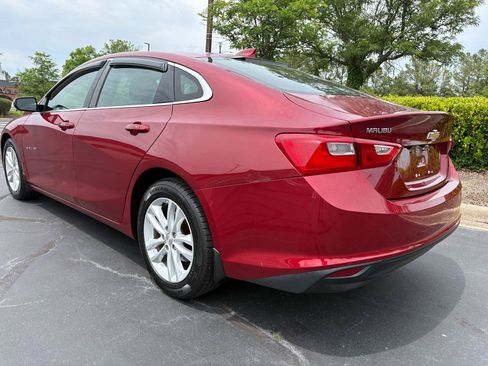 Used 2017 Chevrolet Malibu LT FWD image 5