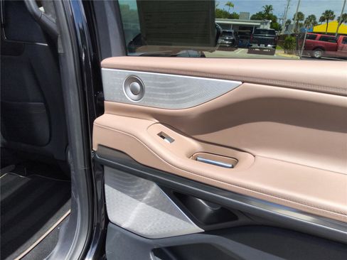 Used 2025 Lincoln Navigator L Black Label AWD/4WD image 30