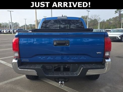 Used 2018 Toyota Tacoma TRD Off-Road image 4