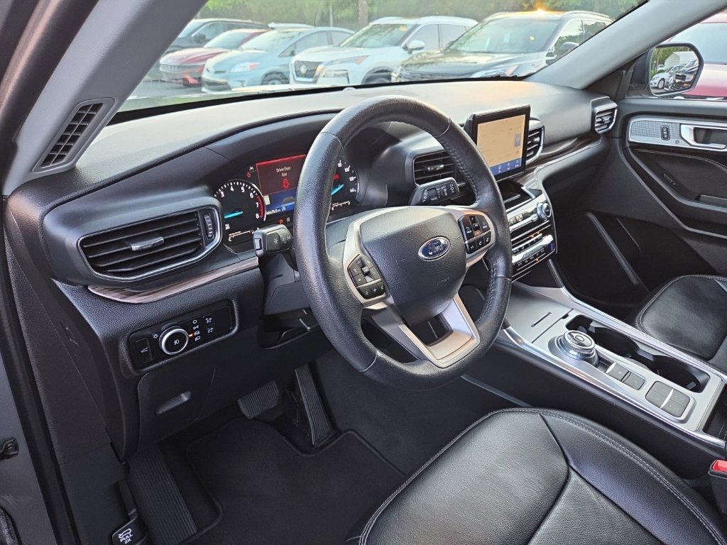 Used 2024 Ford Explorer Limited RWD image 16