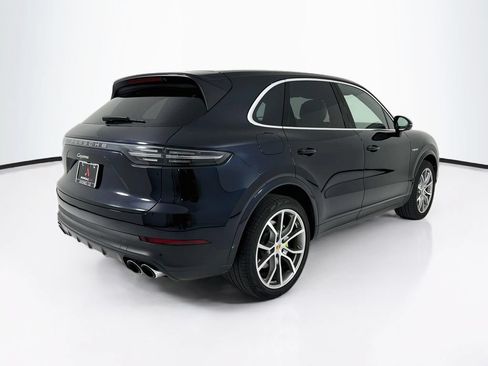Certified 2023 Porsche Cayenne AWD/4WD image 7