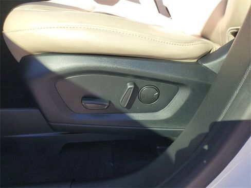 Used 2021 Ford Explorer XLT w/ Equipment Group 202A image 16