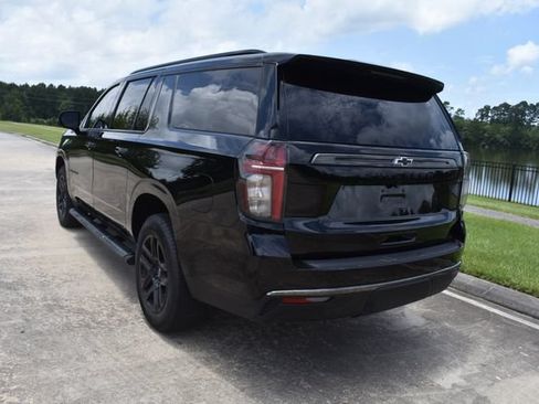 Used 2022 Chevrolet Suburban Z71 w/ Luxury Package AWD/4WD image 4