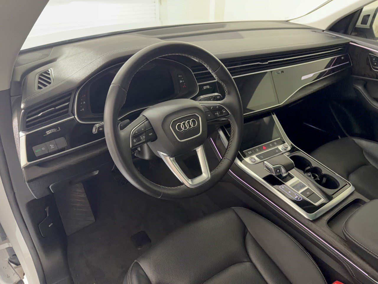Used 2023 Audi Q8 Premium Plus AWD/4WD image 4