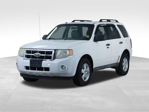Used 2010 Ford Escape XLT AWD/4WD image 6