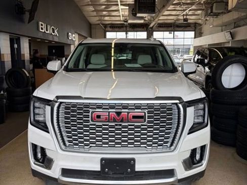 Used 2023 GMC Yukon XL Denali w/ Max Trailering Package AWD/4WD image 9
