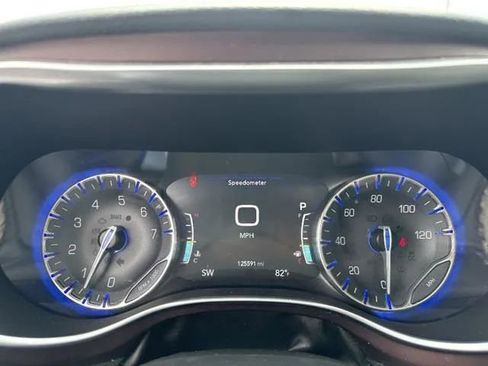 Used 2020 Chrysler Pacifica Limited FWD image 12