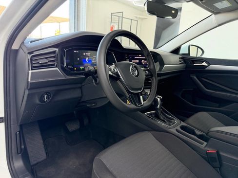 Used 2025 Volkswagen Jetta S image 11