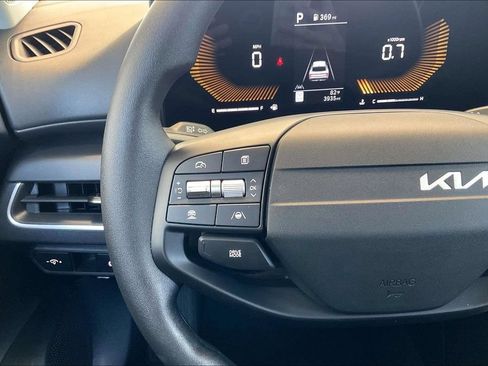 Used 2025 Kia K4 FWD image 17