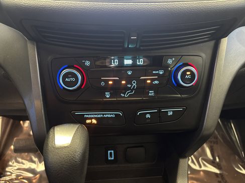Used 2017 Ford Escape SE w/ Equipment Group 201A AWD/4WD image 19