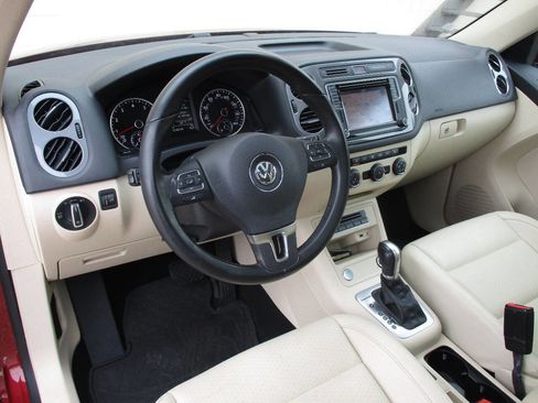 Used 2016 Volkswagen Tiguan SE image 71
